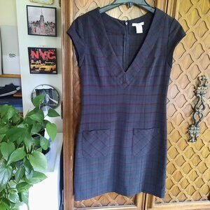 Kensie Plaid Suiting V-Neck Sheath Dress with Pockets - Gray, Size 4